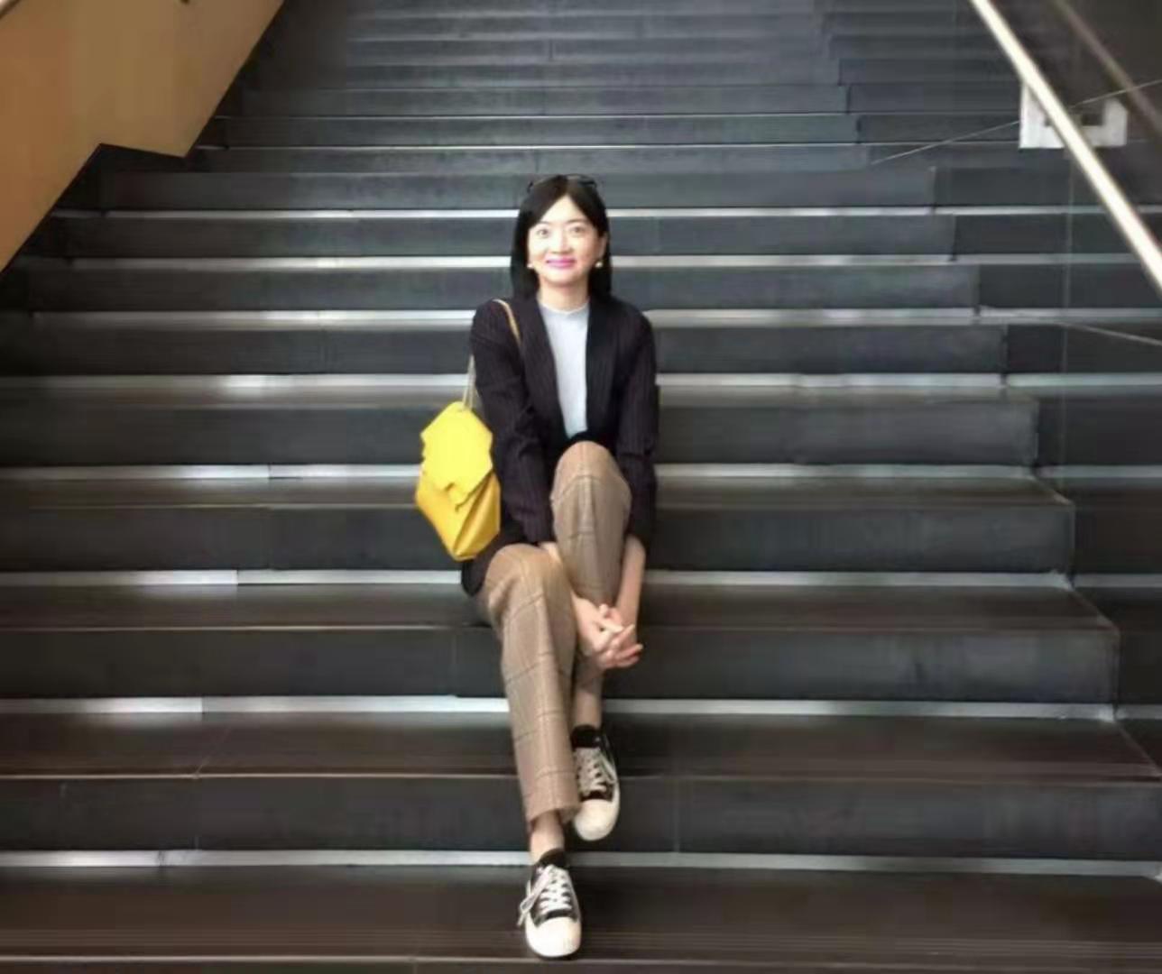 Granitten Yapılmış Bir Kütüphane